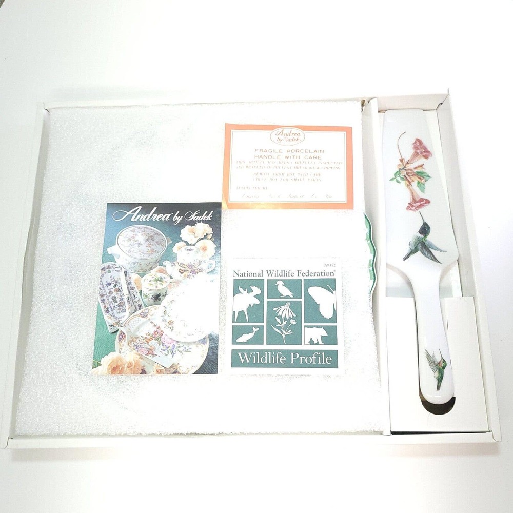 Andrea by Sadek Fine China Porcelain 10" Cake Plate & Server Set Humming Bird